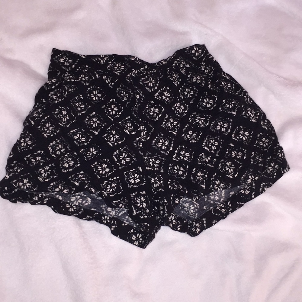 Cute flowy shorts!!